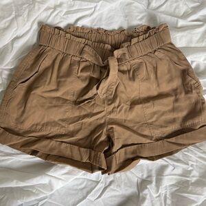 aerie flouncy khaki shorts